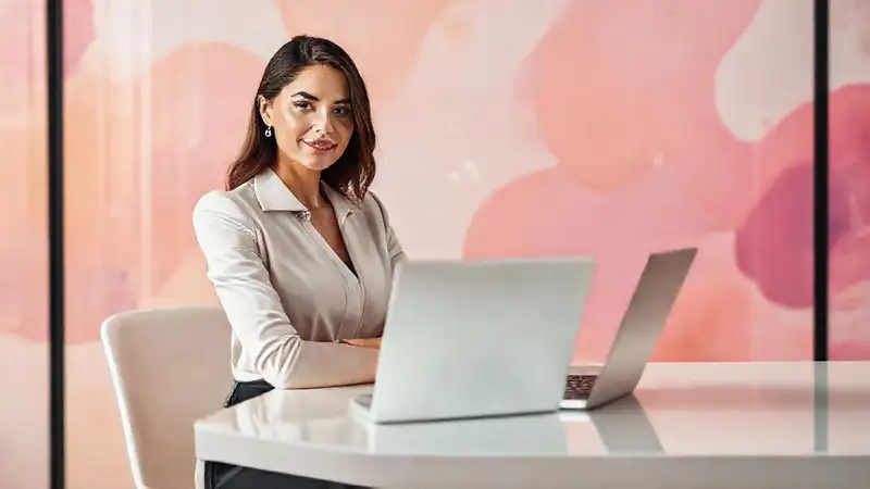 Mujer profesional moderna